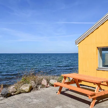 Holiday home Three-bedroom In