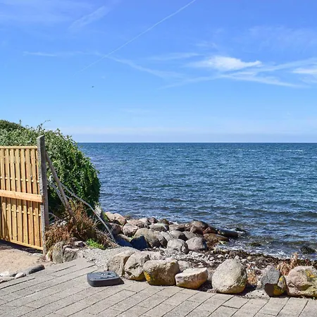 Three-bedroom In Nyaraló *