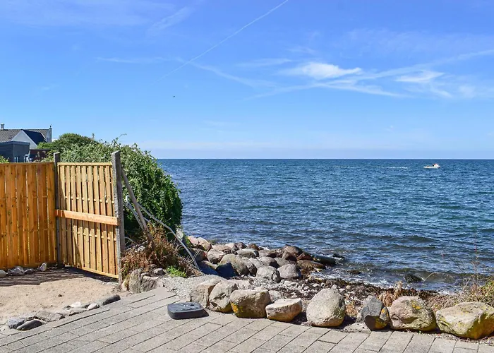 Three-bedroom In Dom wakacyjny *